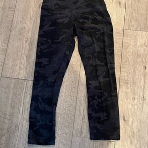 Align crop Camouflage Leggings